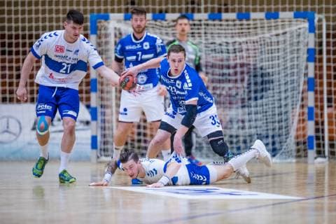 Johannes Klein 33 TV 05 07 Huettenberg , Marek Vranco 9 Dessau Rosslauer HV 06 , Philip Jungemann 21 Dessau Rosslauer HV 06 during the match in the Handball 2 Bundesliga Mens Season 2018 2019 between Dessau Rosslauer HV 06 and TV 05 07 Hüttenberg in the Anhalt Arena on 1 June 2019 in Dessau Rosslau, Saxony Anhalt, Germany