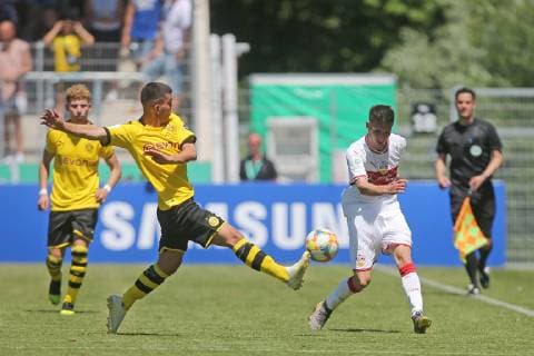 Aspach, Germany 30 05 2019, German A Junior Championship, A Junior Final VfB Stuttgart BV Borussia Dortmund, Emir Terzi BVB U19 and Umut Guenes VfB U19 in the total Defodi 09 541 017300 Defodi-541