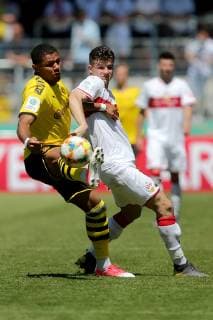 Aspach, Germany 30 05 2019, German A Junior Championship, A Junior Final VfB Stuttgart BV Borussia Dortmund, Paul Philipp Besong BVB U19 and Antonis Aidonis VfB U19 in the duel Defodi 09 541 017305 Defodi-541