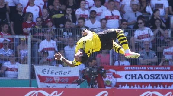 Final German Championship A Juniors U19 VfB Stuttgart U19 Borussia Dortmund Germany, Großaspach, 02 06 2019, Football, A Juniors, Final German Championship, Season 2018 2019, U19 VfB Stuttgart U19 Borussia Dortmund 3 4 Goal by Paul Phlipp Besong Dortmund with Salto