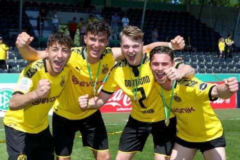 Aspach, Germany 02 06 2019, German A Junior Championship, A Junior Final VfB Stuttgart BV Borussia Dortmund, Robin Kehr BVB U19 and other players celebrate victory Defodi 09 541 017333 Defodi-541