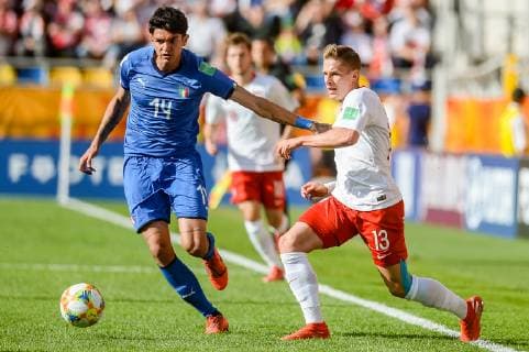 Fußball, U20 WM, Italien - Polen June 2, 2019 - Gdynia, Pomerania, Poland - Raoul Bellanova from Italy (L) and Michal Skoras from Poland (R) are seen in action during FIFA World Cup, WM, Weltmeisterschaft, Fussball U-20 1 8 final match between Poland - Italy at the City Stadium in Gdynia FIFA World Cup U-20: Poland - Italy - ZUMAs227 20190602_zip_s227_016 Copyright: xMateuszxSlodkowskix