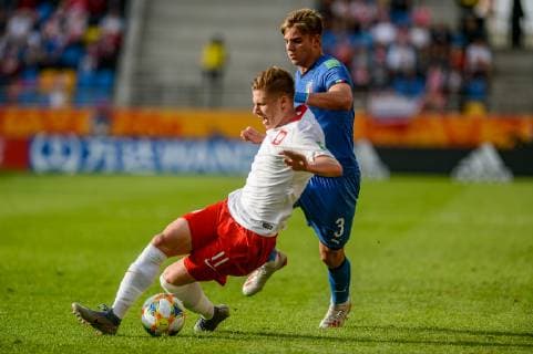 Fußball, U20 WM, Italien - Polen June 2, 2019 - Gdynia, Pomerania, Poland - Jakub Bednarczyk from Poland (L) and Alessandro Tripadelli from Italy (R) are seen in action during FIFA World Cup, WM, Weltmeisterschaft, Fussball U-20 1 8 final match between Poland - Italy at the City Stadium in Gdynia FIFA World Cup U-20: Poland - Italy - ZUMAs227 20190602_zip_s227_030 Copyright: xMateuszxSlodkowskix
