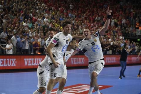 Christian Dissinger HC Vardar and his team cheered on after 27 24 victory, Handball, Men, Velux EHF Final Four, Final, HC Vardar vs. Telekom Veszprem, 02 06 19 Cologne Lanxess Arena Nordrhein Westfalen Germany