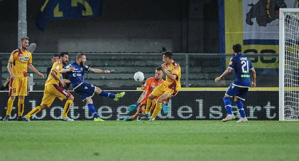 Fußball, Italien, Aufstiegrunde zur Serie A, Hellas Verona - AS Cittadella Photo Claudio Martinelli LaPresseJune 2nd, 2018 Verona Italysport soccerVerona vs Cittadella - Italian Football Championship League BKT 2018 2019 - Promotion - Bentegodi stadium.In the pic: paleari saves  Copyright: xClaudioxMartinelli LaPressex