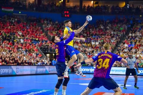 VELUX EHF FINAL4 2019 VELUX EHF FINAL4 2019 Match for 3rd place Barca Lassa PGE Vive Kielce 02 06 2019 LANXESS Arena Cologne Alex Dujshebaev 10 Kielce in action Cologne 02 06 19 Handball , Nordrhein Westfalen Germany