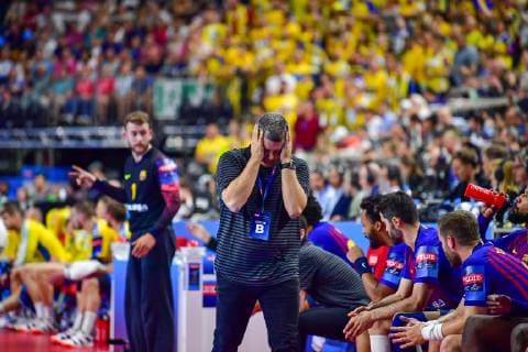 VELUX EHF FINAL4 2019 VELUX EHF FINAL4 2019 Match for 3rd place Barca Lassa PGE Vive Kielce 02 06 2019 LANXESS Arena Cologne Xavi Pascual Coach Barca Lassa cannot understand the referees decisions Cologne 02 06 19 Handball , Nordrhein Westfalen Germany