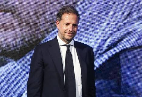 Italy: Football Leader 2019 Football - 2019 leader, the national award of the AIAC Italian Association of Football Coaches, in the seventh consecutive year, in photos Maurizio de Giovanni is an Italian writer, screenwriter, and playwright, author mostly of detective novels. ( Photo by Antonio Balasco Pacific Press) Naples Campania Italy  AntonioxBalascox xPacificxPress