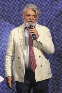 Italy: Football Leader 2019 Football - 2019 leader, the national award of the AIAC Italian Association of Football Coaches, in the seventh consecutive year, in photos Maurizio de Giovanni is an Italian writer, screenwriter, and playwright, author mostly of detective novels. ( Photo by Antonio Balasco Pacific Press) Naples Campania Italy  AntonioxBalascox xPacificxPress