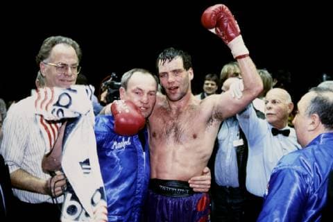 MASKE Henry erste mal Box Weltmeister mit MTrainer WOLKE Profiboxen WM Kampf 1993 in der Philipshalle zwischen Henry Maske und Charles WILLIAMS am 20.Maerz 1993 in Duesseldorf *** MASKE Henry first time boxing world champion with MTrainer WOLKE Professional WORLD CHAMPIONSHIP 1993 in the Philipshalle between Henry Maske and Charles WILLIAMS on 20 March 1993 in Duesseldorf 