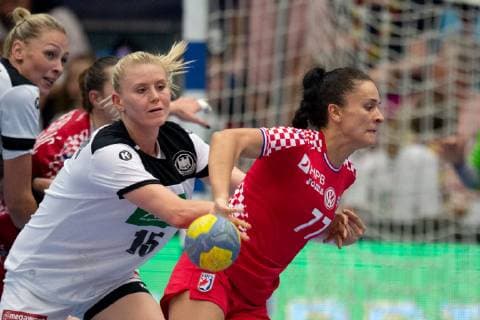 Hamm, Germany 05 06 2019 Handball WM Qualifiktation 2019 Women Germany vs Croatia L R Kim Naidziniavicius Germany , Valentina Blazevic Croatia Hamm Nordrhein Westfalen Germany WESTPRESS arena