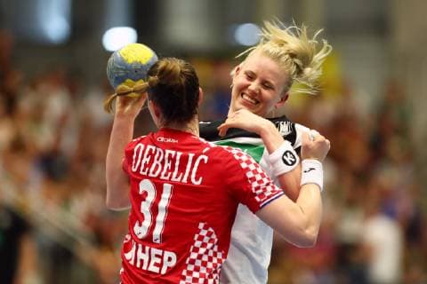 Kim Naidzinavicius Germany in duel with Ana Debelic Croatia Germany vs. Croatia, Handball, WM Qualification, 05 06 2019 Germany vs. Croatia, Handball, WM Qualification, 05 06 2019 Hamm Copyright: xEIBNER RenexWeissx EP_RWS