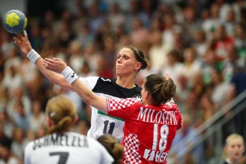 Xenia Smits Germany in duel with Katarina Milosevic Croatia Germany vs. Croatia, Handball, World Championship qualification, 05 06 2019 Germany vs. Croatia, Handball, World Championship qualification, 05 06 2019 Hamm Copyright: xEIBNER RenexWeissx EP_RWS