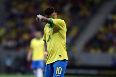 5th June 2019, Man& xe9; Garrincha, Brasilia, Brazil; International football friendly, Brazil versus Quatar; Neymar of Brazil wipes sweat during a break in play  ActionPlus12141416 AdalbertoxMarques