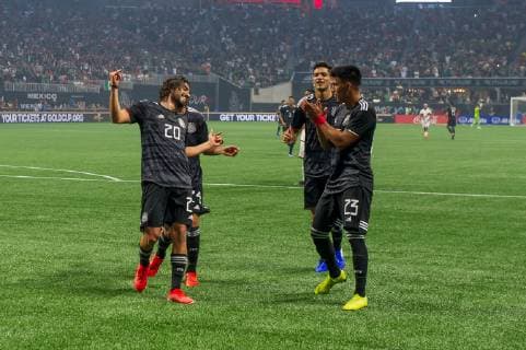 ATLANTA, GA - JUNE 05: Mexico s Rodolfo Pizarro (20) celebrates his goal with teammates during the International Friendly, Länderspiel, Nationalmannschaft between Mexico and Venezuela on June 5, 2019 at Mercedes Benz Stadium in Atlanta, GA. (Photo by John Adams Icon Sportswire) SOCCER: JUN 05 Mexico v Venezuela Icon190605475