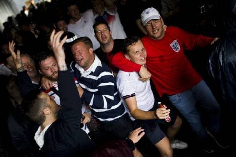 6th June 2019, St& xe1;dio D Afonso Henriques, Guimar& xe3;es, Portugal; UEFA Nations league Football semi-final, Netherlands versus England; The fans of England in the local bars before the match  ActionPlus12141525 NikolaxKrstic