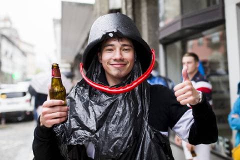 6th June 2019, St& xe1;dio D Afonso Henriques, Guimar& xe3;es, Portugal; UEFA Nations league Football semi-final, Netherlands versus England; The fans of England in the local bars before the match  ActionPlus12141531 NikolaxKrstic