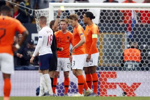 (l-r) referee Clement Turpin, Frenkie de Jong of Holland, Matthijs de Ligt of Holland, Virgil van Dijk of Holland during the UEFA Nations League semi final match between The Netherlands and England at Estadio D. Afonso Henriques on June 06, 2019 in Guimaraes, Portugal UEFA Nations League 2018 2019 xVIxVIxImagesx xMauricexvanxSteenxIVx 14675118