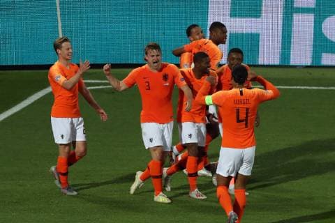 June 6, 2019 - Guimaraes, Portugal - GUIMARAES, PORTUGAL - JUNE 6: Matthijs de Ligt of Netherlands (3) celebrates with teammates after scoring during the UEFA Nations League Semi-Final football match Netherlands vs England, at the Dom Afonso Henriques stadium in Guimaraes, Portugal, on June 6, 2019. Netherlands vs England - UEFA Nations League Semi-Final  - ZUMAn230 20190606_zaa_n230_471 Copyright: xPedroxFiuzax