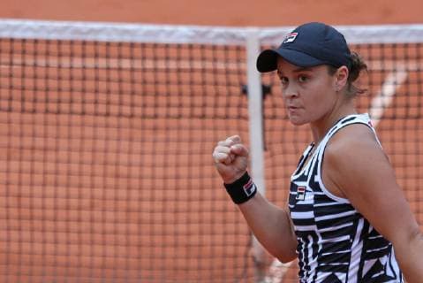 Australian Ashleigh Barty reacts after a shot during her French Open women s semi-finals match against American Amanda Anisimova at Roland Garros in Paris on June 7, 2019. Barty defeated Anisimova 6-7 (4), 6-3, 6-3 to advance to the finals.  PAR201906077001 DAVIDxSILPA