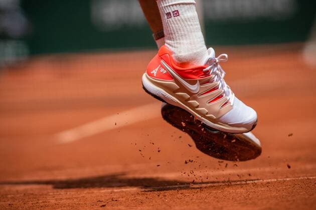 Paris, France le 7 juin 2019 - Roger Federer (SUI) affronte Rafael Nadal (ESP) sur le court Philippe Chatrier en demie finale de Roland Garros. Roger Federer (SUI) against Rafael Nadal (ESP) on court Philippe Chatrier in the semi of final of the French Open tennis tournament at Roland Garros in Paris, France, 7th June 2019.  Copyright: xAurelienxMorissardx