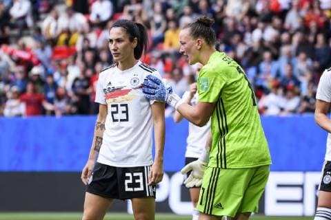 08 06 2019, xkvx, Football Womens World Cup France, Germany China emspor, v l Sara Doorsoun German Football National Team DFB , Almuth Schult German Football National Team DFB DFL DFB REGULATIONS PROHIBIT ANY USE OF PHOTOGRAPHS as IMAGE SEQUENCES and or QUASI VIDEO Rennes