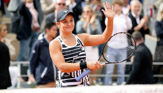 TENNIS - WTA, Tennis Damen French Open 2019 PARIS,FRANCE,08.JUN.19 - TENNIS - WTA Tour, French Open, Roland Garros, Grand Slam. Image shows the rejoicing of Ashleigh Barty (AUS). GEPAxpictures xMatthiasxHauer