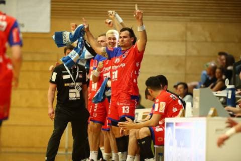 Cheers on the Balinger Bank, in front Benjamin Meschke Balingen TV Grosswallstadt vs HBW Balingen Weilstetten, Handball, 2 Bundesliga, 08 06 2019 TV Grosswallstadt vs HBW Balingen Weilstetten, Handball, 2 Bundesliga, 08 06 2019 Elsenfeld Copyright: xWeissx Eibner-Pressefotox EP_rws