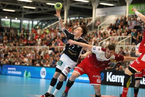 Sport,Handball,2 Bundesliga,Stadion Am Hallo,Essen,TUSEM Essen vs Sportverein Hamburg,08,06,2019,Stadion Am Hallo,Essen Leif Tissier 7 HSV,Dennis Szczesny 22 Sport,Handball,2 Bundesliga,Stadion Am Hallo,Essen,TUSEM Essen vs Sportverein Hamburg,08,06,2019 Essen Copyright: xEIBNER RonaldxBrendelx EP_RBL