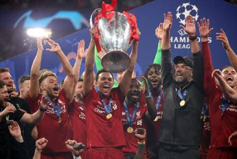 UEFA Champions League Final 2019 Tottenham Hotspurs FC Liverpool Spain, Madrid, 01 06 2019, Football, UEFA Champions League, Season 2018 2019, Final in Madrid, Tottenham Hotspurs FC Liverpool 0 2 Trent Alexander Arnold FC Liverpool with the trophy, DFL DFB REGULATIONS PROHIBIT ANY USE OF PHOTOGRAPHS AS IMAGE SEQUENCES AND OR QUASI VIDEO