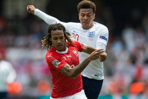 Guimaraes, Portugal, 09.06.2019, UEFA Nations League, 3. Platz, Schweiz - England, Kevin Mbabu (Switzerland) and Dele Alli (England) battle for the ball ( Defodi-09-531-002162 *** Guimaraes, Portugal, 09 06 2019, UEFA Nations League, 3 Place, Switzerland England, Kevin Mbabu Switzerland and Dele Alli England battle for the ball Defodi 09 531 002162 Defodi-531