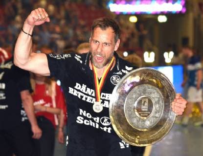 Handball Bundesliga Bergischer HC SG Flensburg Handewitt 09 06 2019 Coach Maik Machulla SG Flensburg Handewitt with the championship cup HM