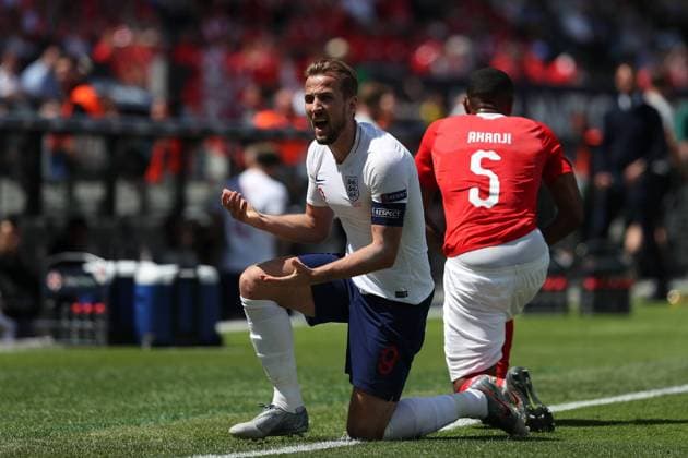 June 9, 2019 - Guimaraes, Portugal - Harry Kane of England (L ) reacts during the UEFA Nations League Third-place football match between Switzerland and England, at the Dom Afonso Henriques stadium in Guimaraes, Portugal, on June 9, 2019. Switzerland vs England - UEFA Nations League Third-place match  - ZUMAn230 20190609_zaa_n230_079 Copyright: xPedroxFiuzax