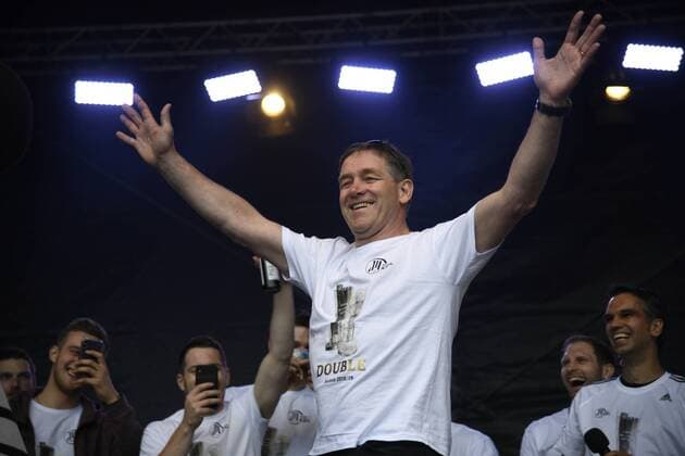 THW coach Alfred Gislason is celebrated by the fans, DKB Handball Bundesliga, men, 34 matchday, THW Kiel, celebration on the Rathausplatz, 09 06 19 Kiel Sparkassen Arena Schleswig Holstein Germany