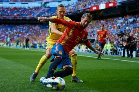 MADRID, SPAIN - JUNE 10: Ludwig Augustinsson (L) of Sweden competes for the ball with Sergio Ramos of Spain during the UEFA EURO, EM, Europameisterschaft,Fussball 2020 qualifier match between Spain and Sweden at Santiago Bernabeu on June 10, 2019 in Madrid, Spain. (Photo by David Aliaga) SPO, SOC, FOI  Copyright: xDavidxAliaga