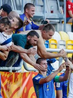 Gdynia, Poland, 11 06 2019, FIFA U 20 World Cup Poland 2019, semi-final, Ukraine Italy, Ukraine final cheers with fans Defodi 01048 180961 Defodi-048