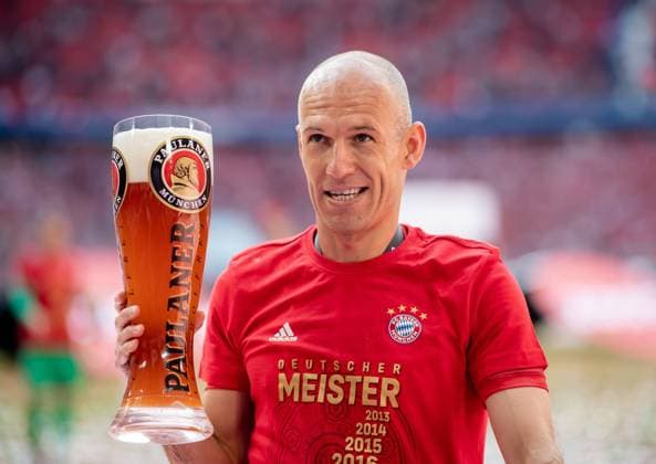 18 May 2019 Munich, Allianz Arena Soccer 1 Bundesliga, 34 Matchday FC Bayern Muenchen Eintracht Frankfurt Muenchens Arjen Robben with the fans