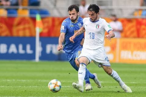 June 11, 2019 - Gdynia, pomorskie, Poland - Serhii Buletsa of Ukraine and Roberto Alberico of Italy are seen in action during the FIFA U-20 World Cup match between Ukraine and Italy (semi-finals) in Gdynia. Ukraine Vs Italy in Gdynia, Poland - 11 Jun 2019 - ZUMAs197 20190611_zaa_s197_070 Copyright: xTomaszxZasinskix