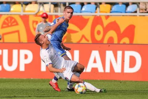 June 11, 2019 - Gdynia, pomorskie, Poland - Davide Frattesi of Italy and Kyrylo Dryshliuk of Ukraine are seen in action during the FIFA U-20 World Cup match between Ukraine and Italy (semi-finals) in Gdynia. Ukraine Vs Italy in Gdynia, Poland - 11 Jun 2019 - ZUMAs197 20190611_zaa_s197_059 Copyright: xTomaszxZasinskix