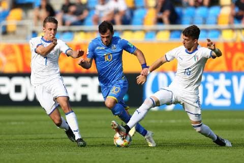 (190612) -- GDYNIA, June 12, 2019 -- Serhii Buletsa (C) of Ukraine vies with Davide Frattesi (L) and Enrico Del Prato of Italy during the FIFA U20 World Cup semifinal match between Ukraine and Italy in Gdynia, Poland, June 11, 2019. Ukraine won 1-0 to enter the final. ) (SP)POLAND-GDYNIA-SOCCER-FIFA U20 WORLD CUP-SEMIFINAL PiotrxMatusewicz 