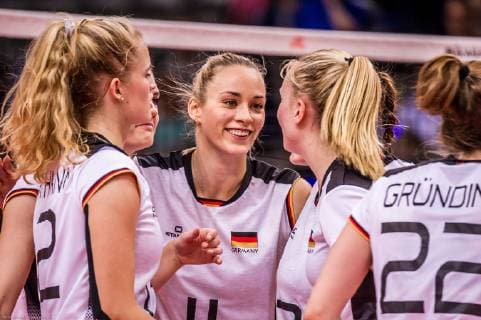 Germany Dominican Republic Joy at Louisa Lippmann GER 11 Jennifer Geerties GER 6 Hanna Orthmann GER 12 in the Volleyball Nations League, Germany Dominican Republic Stuttgart 11 06 19 Volleyball , Baden Wuerttemberg Germany