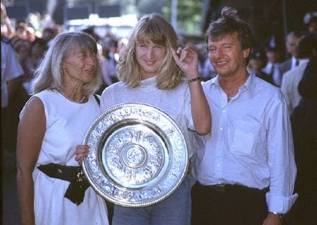 Steffi GRAF will be 50 years old on 14 June 2019, tennis, Wimbledon 1991, ladies final Steffi GRAF, with her parents Heidi and Peter and the Wimbledon bowl ÃÂ