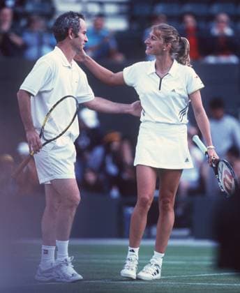 Steffi GRAF wird am 14. Juni 2019 50 Jahre alt, SN28069908SP.jpg TENNIS Mixed Steffi GRAF, Deutschland und John McENROE, (Mc Enroe) USA, nach Spielende, beide im Profil, Graf laechelt ihn an; sie sind dabei sich zu umarmen. Hochformat. Â *** Steffi GRAF turns 50 years old on 14 June 2019, SN28069908SP jpg TENNIS Mixed Steffi GRAF, Germany and John McENROE, Mc Enroe USA, after the end of the game, both in profile, Graf smiles at him they are about to embrace each other in portrait Â