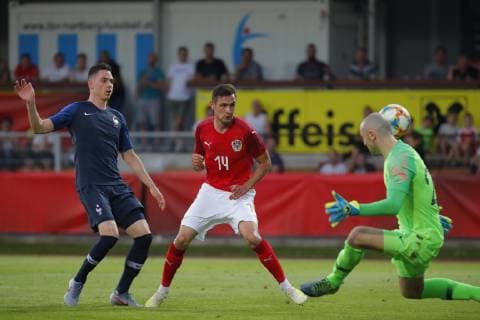 11 06 2019, Profertil Arena, Hartberg, AUT, test match, U21, Austria vs. France, in picture from left Anthony Caci FRA , Husein Balic AUT and Paul Bernardoni FRA from l to r Anthony Caci FRA Husein Balic AUT and Paul Bernardoni FRA during the International U21 Friendly Football Match between Austria and France at the Profertil Arena in Hartberg, Austria on 2019 06 11 Hartberg  EX_IES