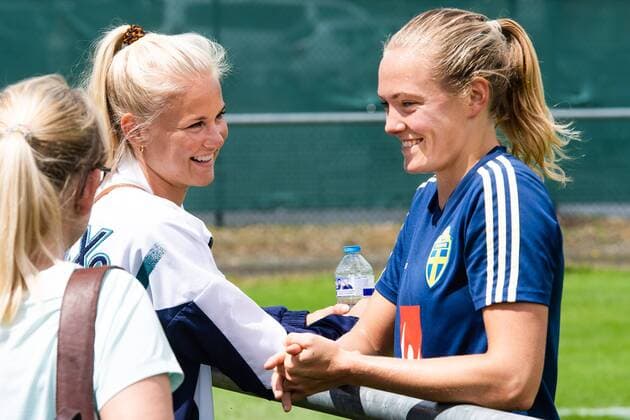 190612 Magdalena Eriksson of Sweden with girlfriend Pernille Harder after training session on June 12, 2019 in Rennes Photo Simon Hastegard Bildbyran Kod SH 180068,  Copyright: SIMONxHASTEGARD BB190612SH021