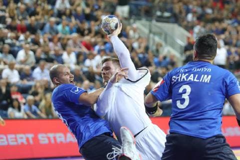 Tel Aviv Jaffa, Israel 12 06 2019, EHF EURO Qualification 2020, Round 5, Group 1, Israel Germany, Johannes Golla GER controls the ball Defodi 09 535 000289 Defodi-535