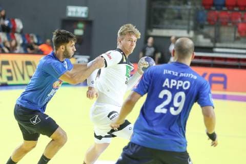 Tel Aviv Jaffa, Israel 12 06 2019, EHF EURO Qualification 2020, Round 5, Group 1, Israel Germany, Franz Semper GER controls the ball Defodi 09 535 000295 Defodi-535