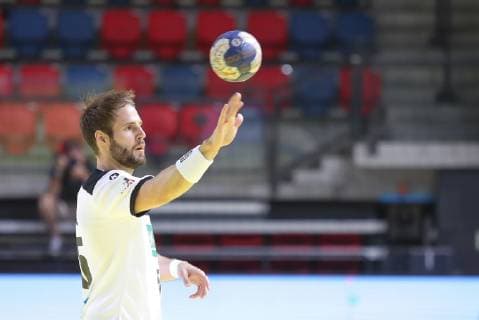 Tel Aviv Jaffa, Israel 12 06 2019, EHF EURO Qualification 2020, Round 5, Group 1, Israel Germany, Nico Budel GER controls the ball Defodi 09 535 000299 Defodi-535
