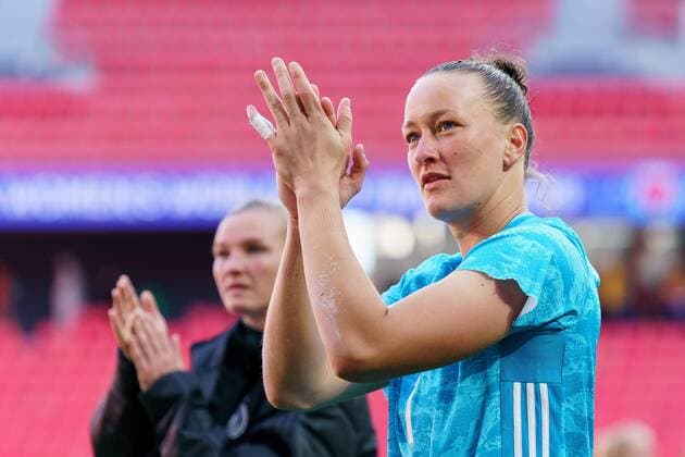 Valenciennes, France 12 06 2019, FIFA Womens World Cup 2019, Group B, 2 matchday, Germany Spain, Goalkeeper Almuth trains GER to cheer after 1 0 victory, celebrates after winning the Defodi 01001215362 Defodi-001