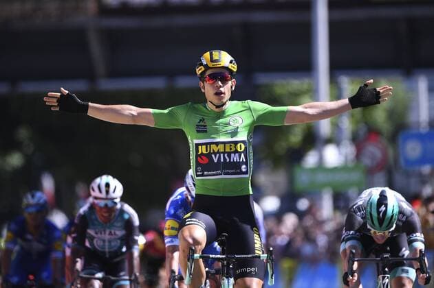 Sport Bilder des Tages VOIRON, FRANCE - JUNE 13 : VAN AERT Wout (BEL) of TEAM JUMBO - VISMA during stage 5 of the 71th edition of the Criterium du Dauphine Libere cycling race, a stage of 201 kms between Boen-sur-Lignon and Voiron on June 13, 2019 in Voiron, France, 13 06 2019 CYCLISME : Criterium du Dauphine 2019 - etape 5 - 13 06 2019 PHOTONEWS PANORAMIC 